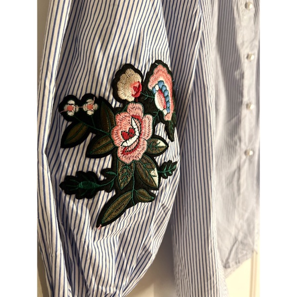 RARE! Off Shoulder, Pearl, Pinstripe Top from Italy - Picture 5 of 8